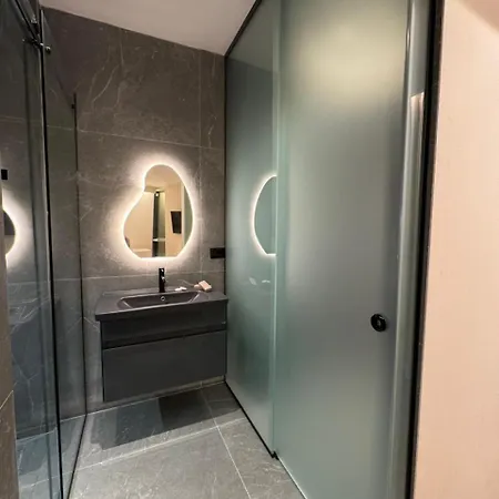 Alcazar Luxury Nocleg ze śniadaniem Wlora