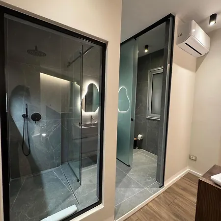 Alcazar Luxury Frühstückspension Vlorë
